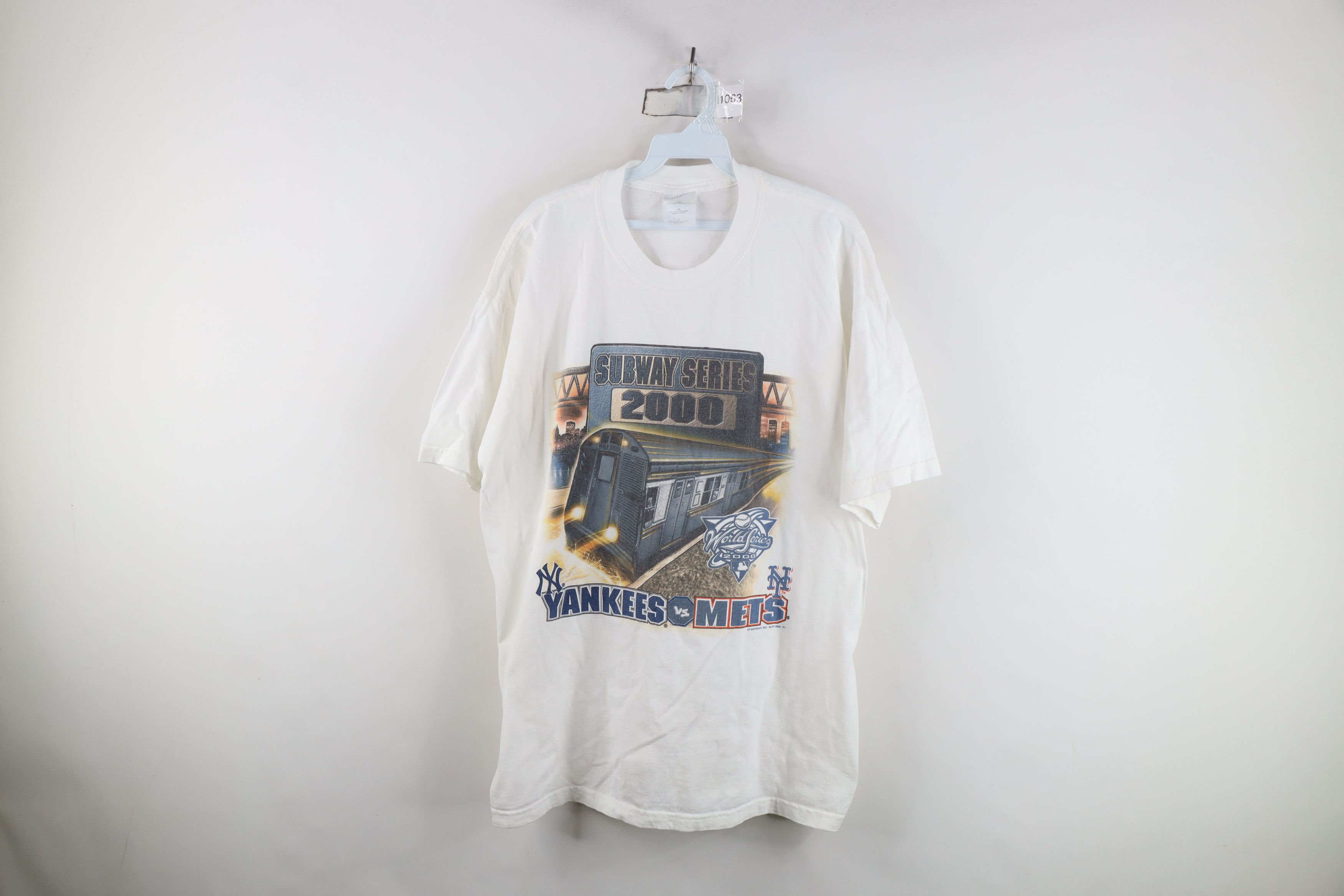 Vintage Vintage New York Yankees New York Mets Baseball T-Shirt Size US XL / EU 56 / 4 - 1 Thumbnail