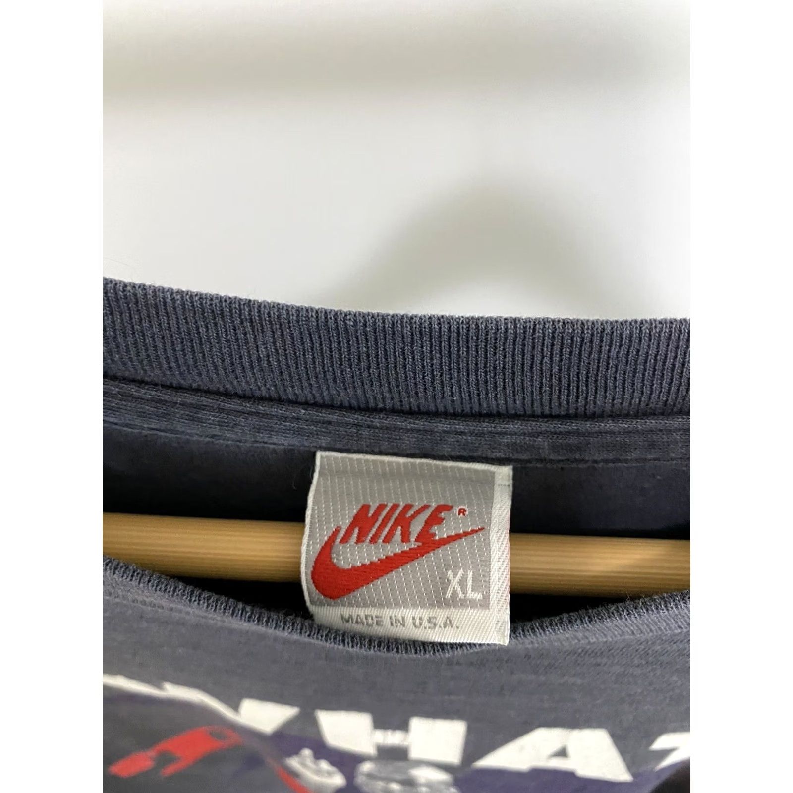Nike VTG Nike Michael Jordan What Time Is It? Finger Wag Sun Faded T-Shirt XL USA Men Short Sleeve Black Shirt Size US XL / EU 56 / 4 - 4 Thumbnail