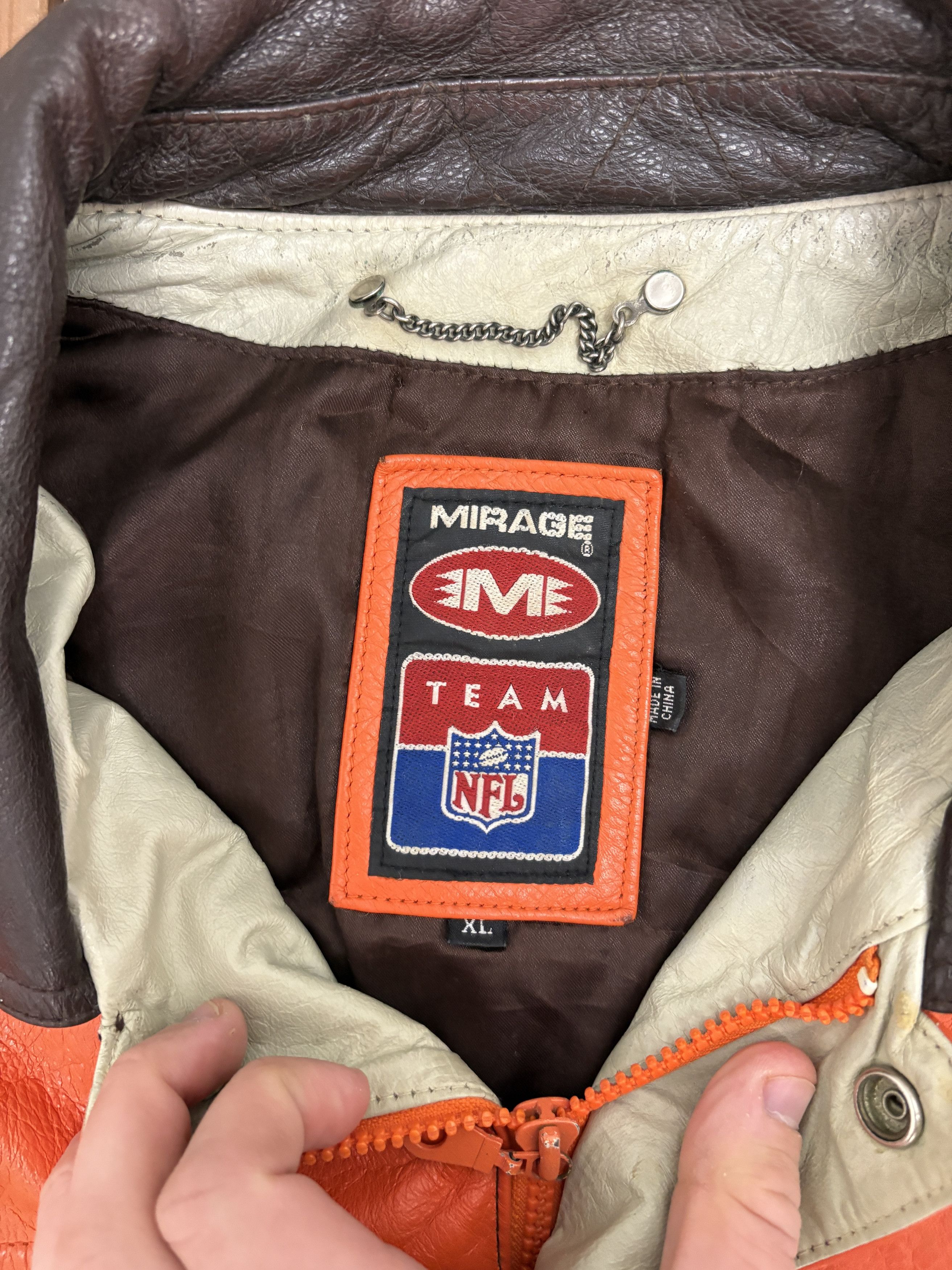 Vintage Cleveland Browns Stitched Vintage Brown Leather Jacket Size US XL / EU 56 / 4 - 6 Thumbnail