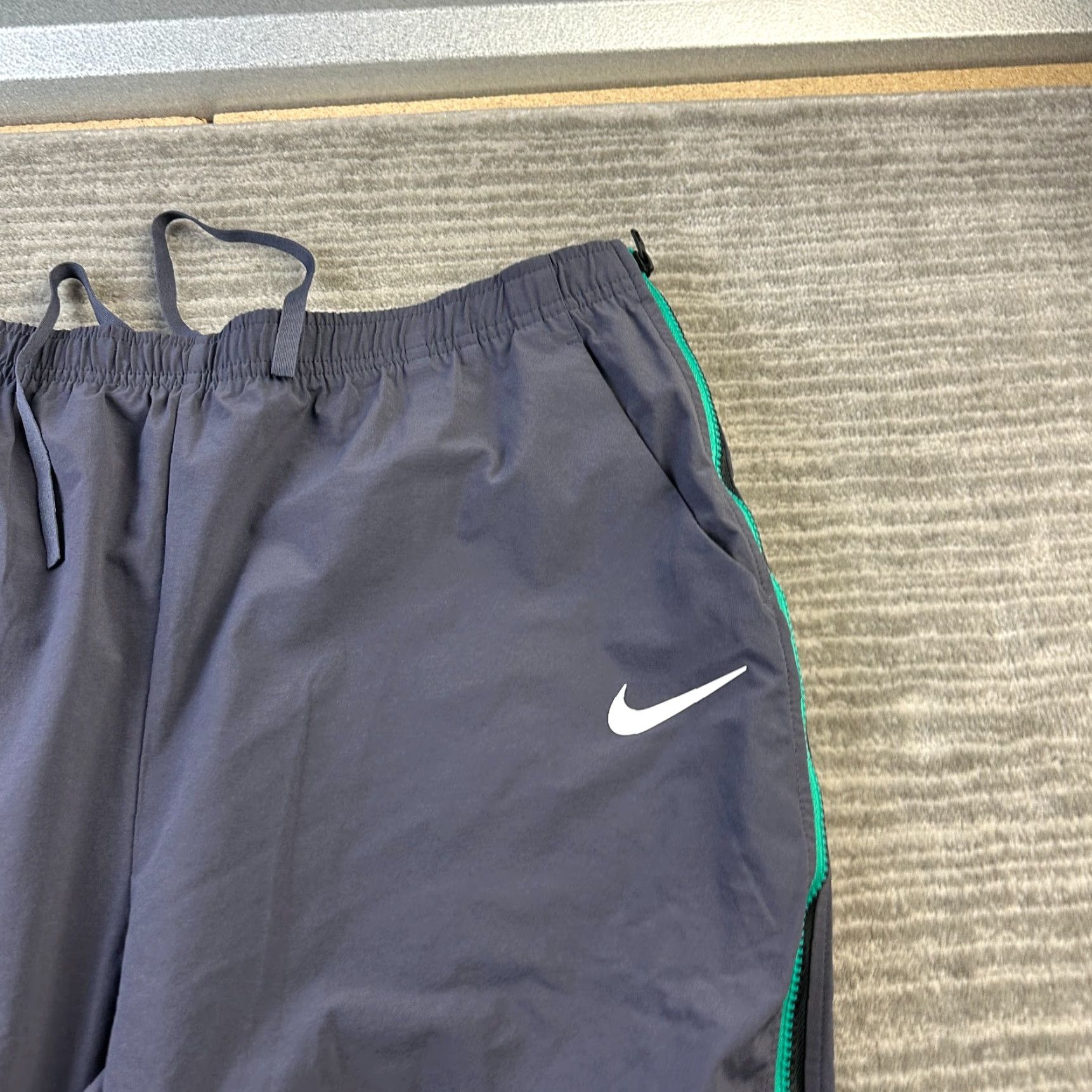 Nike VINTAGE Nike Court Pants Mens XL Blue Sweatpants Tapered Warmup Tennis Side Zip Adjustable Waist Pockets Regular Fit University Theme Mens Size US 36 / EU 52 - 4 Thumbnail