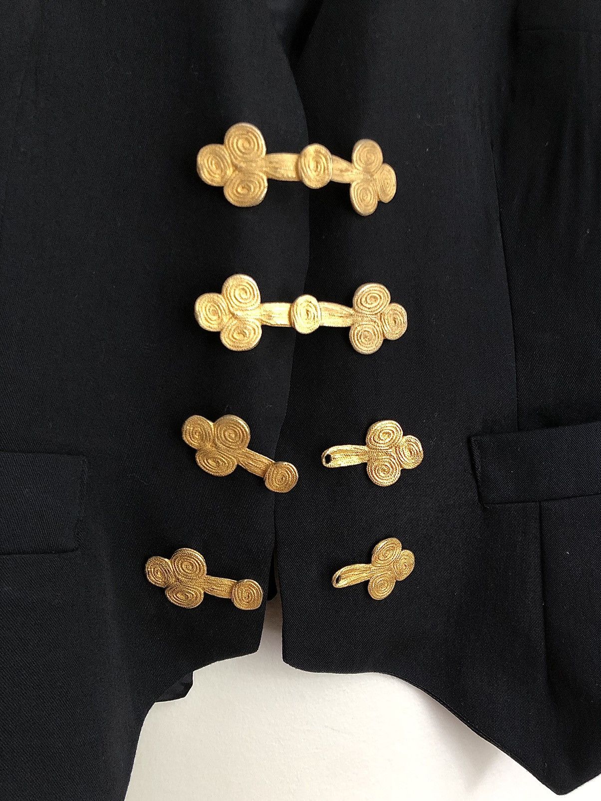 Todd Oldham Todd Oldham Vintage Ornate Gold Metal Clasp Vest Size S / US 4 / IT 40 - 7 Thumbnail