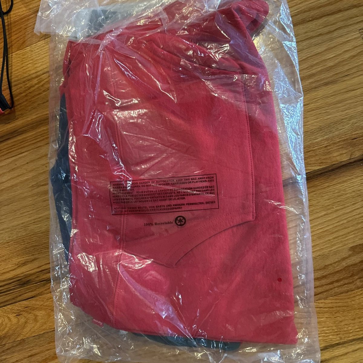 Supreme BRAND NEW Supreme s logo color blocked hoodie red fw18 Size US S / EU 44-46 / 1 - 3 Thumbnail