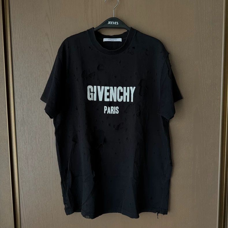 Givenchy Givenchy Best-selling classic black ripped short-sleeve, s Size US XS / EU 42 / 0 - 1 Thumbnail