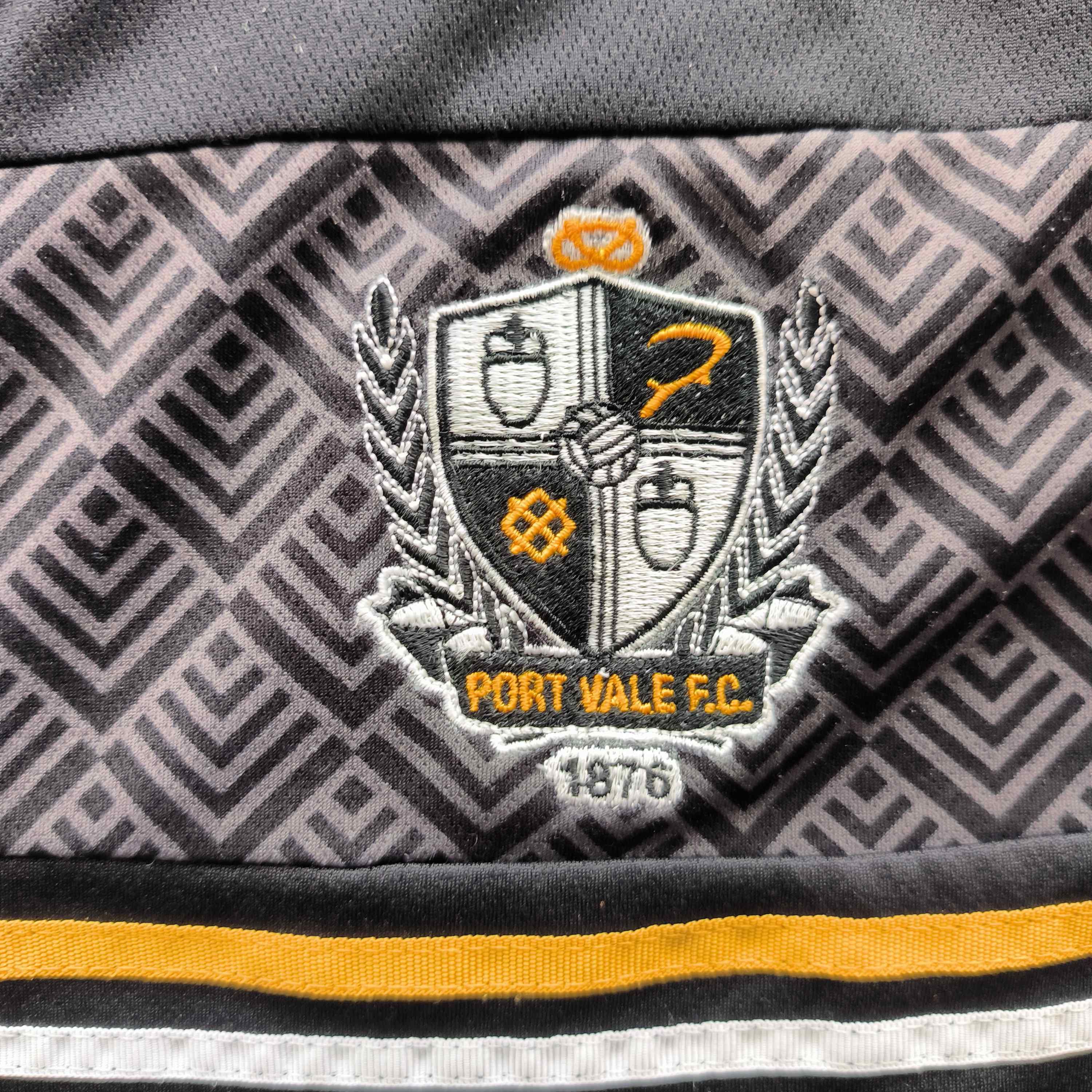 Errea Port Vale Errea training football jersey shirt size 4XL Size US XXL / EU 58 / 5 - 3 Thumbnail