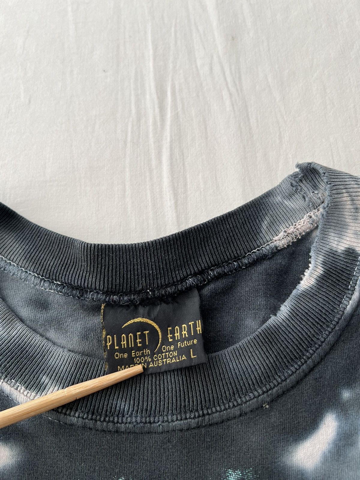 Vintage Vintage 90s Planet Earth Skeleton Ribs Tie Dye T-shirt Size US L / EU 52-54 / 3 - 15 Thumbnail