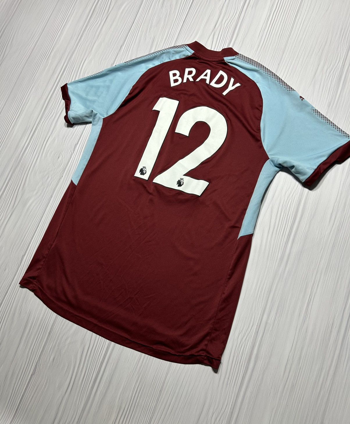 Puma FC Burnley #12 Brady 2017 Soccer Jersey Size L Size US L / EU 52-54 / 3 - 11 Thumbnail