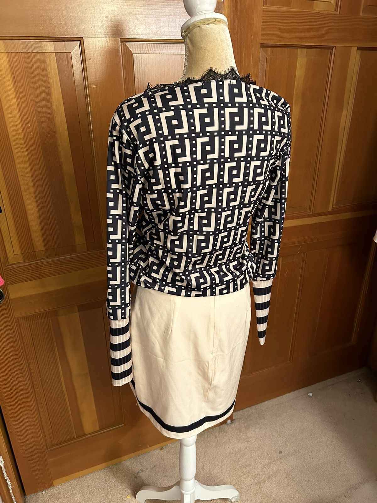 Designer Nwt, Lavishly Paris Women’s Geometrical Designer 2-Piece Set Size M / US 6-8 / IT 42-44 - 7 Thumbnail