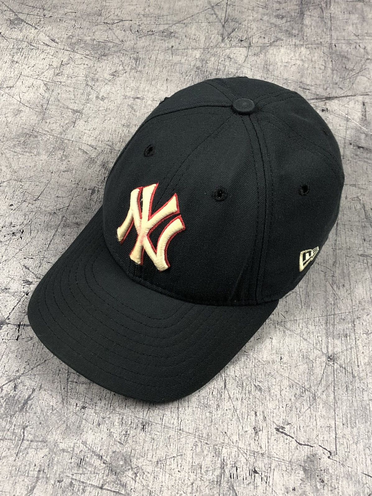 Vintage Vintage 90s MLB New York Yankees Embroidered Logo USA Cap