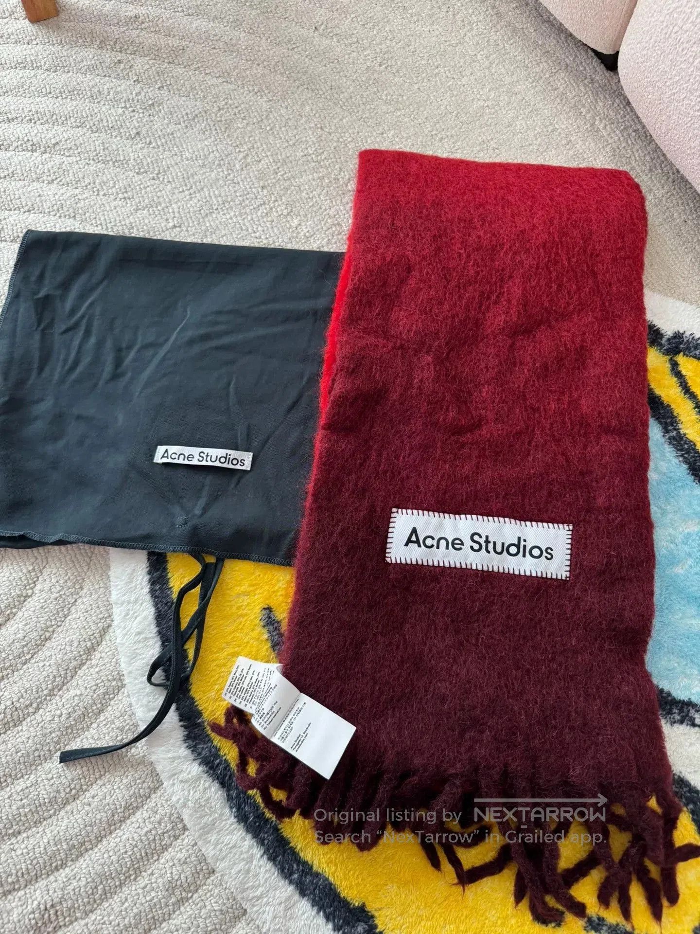 Acne Studios Acne Studios Red Gradient Scarf. Size ONE SIZE - 1 Thumbnail