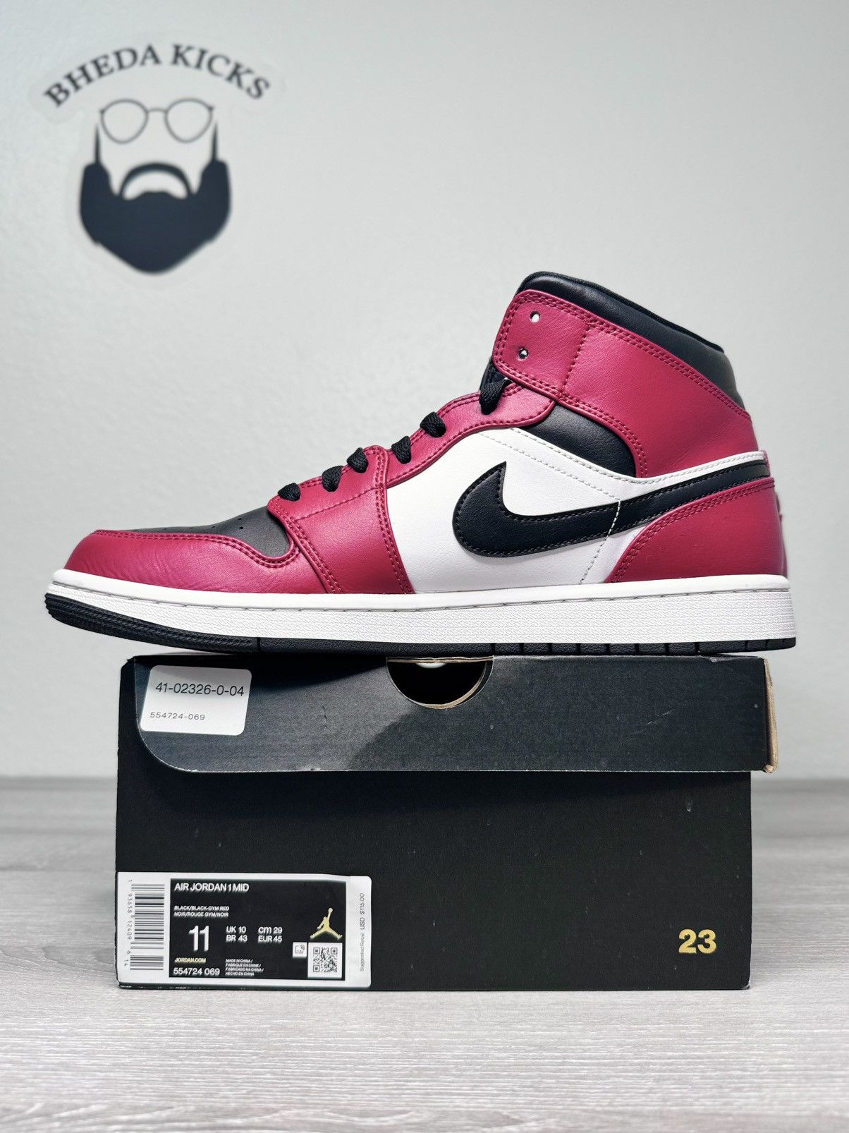 Jordan Brand Jordan 1 mid chicago 554724-069 size 11 Size US 11 / EU 44 - 2 Thumbnail