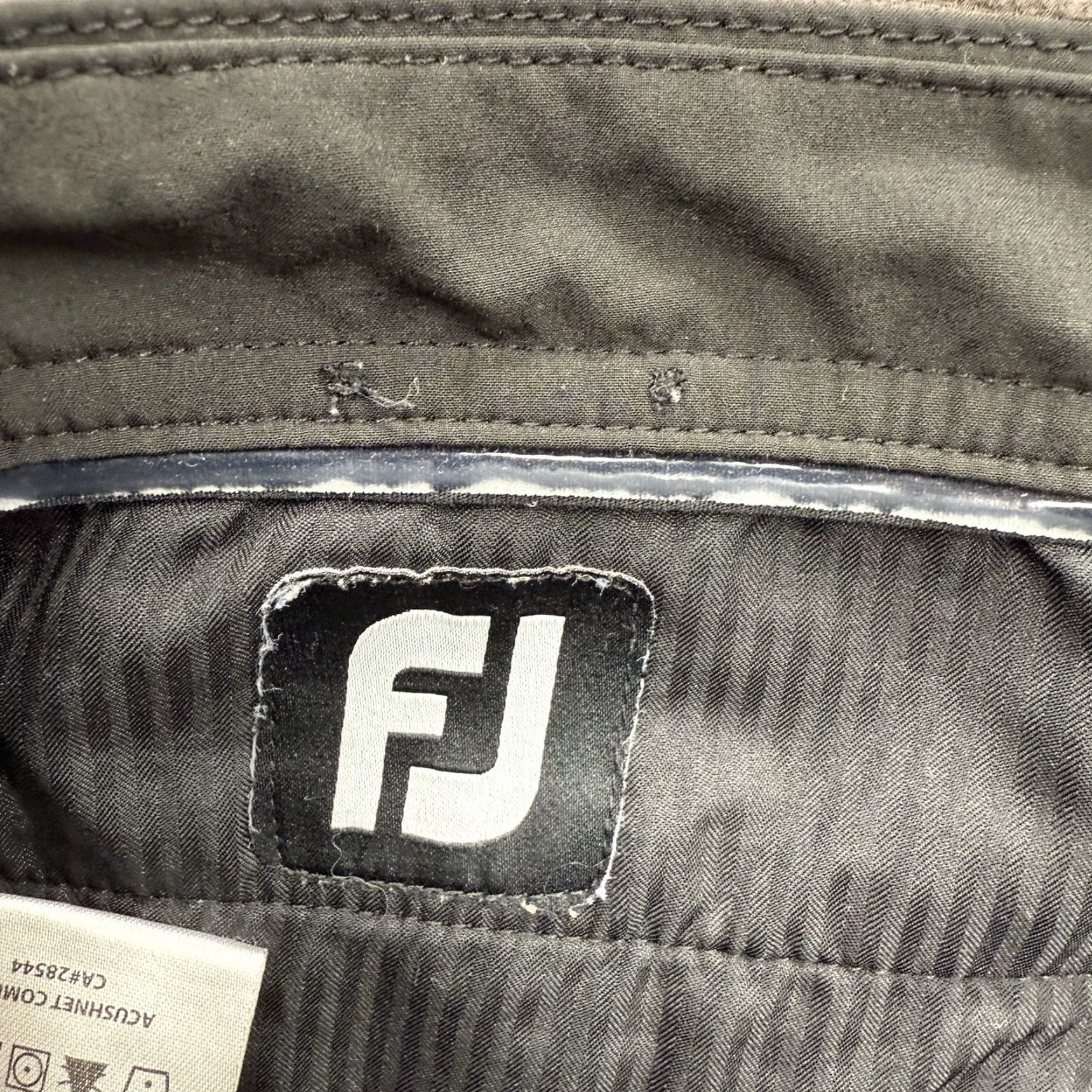 Footjoy FootJoy Shorts Men 38 Black Polyester Outdoor Chino Casual 9 in Inseam 38in Front Zip Pockets Logo Button Regular Mens Size US 38 / EU 54 - 3 Thumbnail
