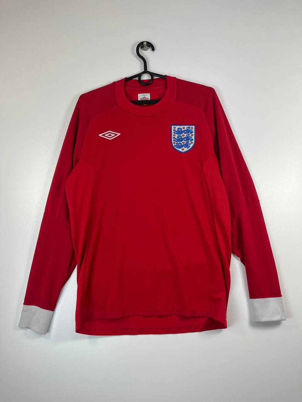 Umbro England 2010 2012 Away Shirt Umbro Tailored By Red Size S Size US S / EU 44-46 / 1 - 1 Thumbnail