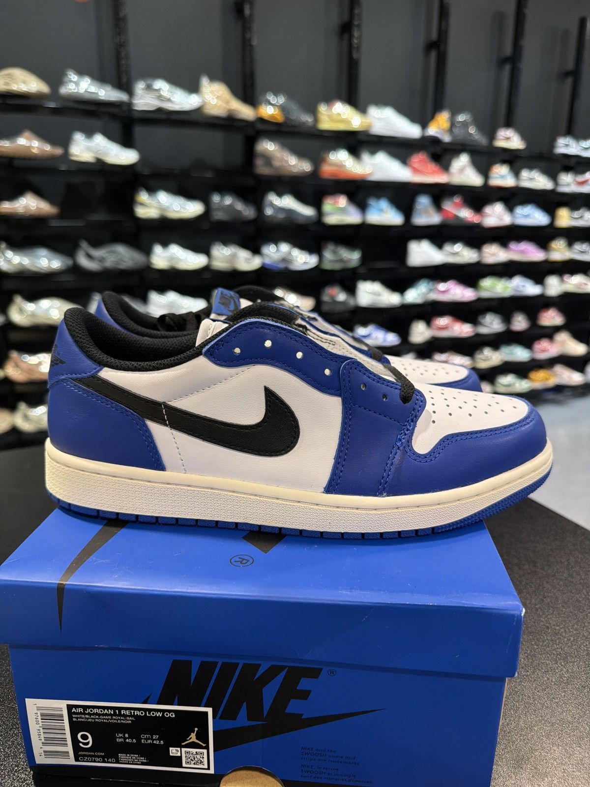 Jordan Brand Jordan 1 Low royal Toe Size-9 Brand New OG All QuickShip Size US 9 / EU 42 - 4 Thumbnail