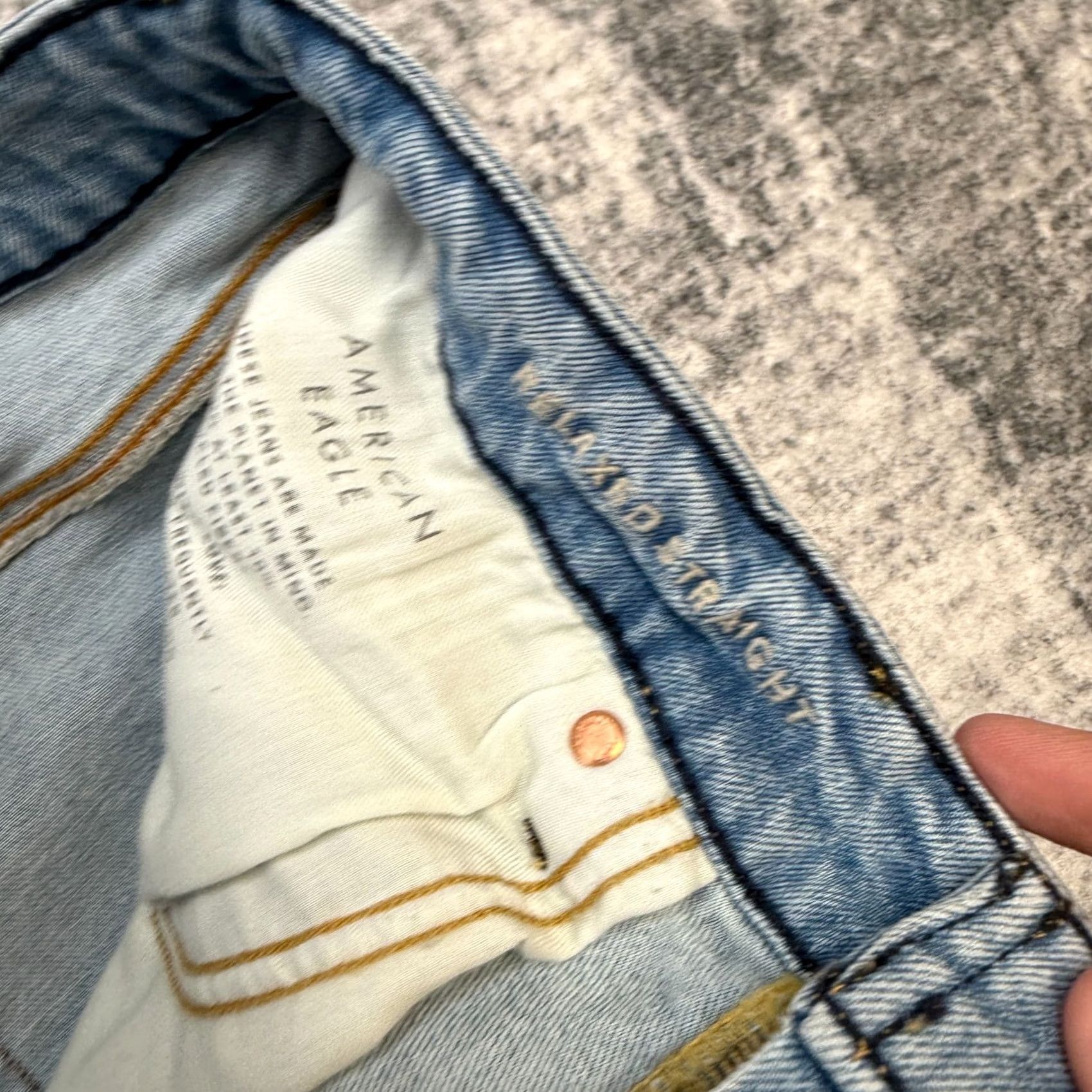 American Eagle Outfitters VINTAGE American Eagle Jeans Mens 36x30 Light Wash Blue Relaxed Straight Summer Preppy Men Jeans 5-Pocket Denim Stretch Regular Size US 36 / EU 52 - 4 Thumbnail