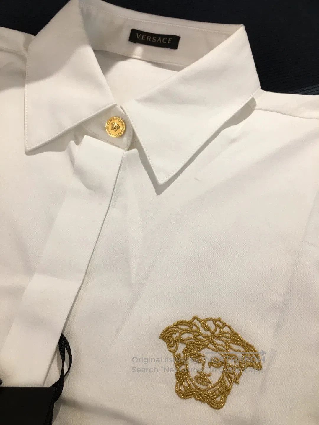 Versace versace white dress shirt with gold emblem. Size US M / EU 48-50 / 2 - 4 Thumbnail