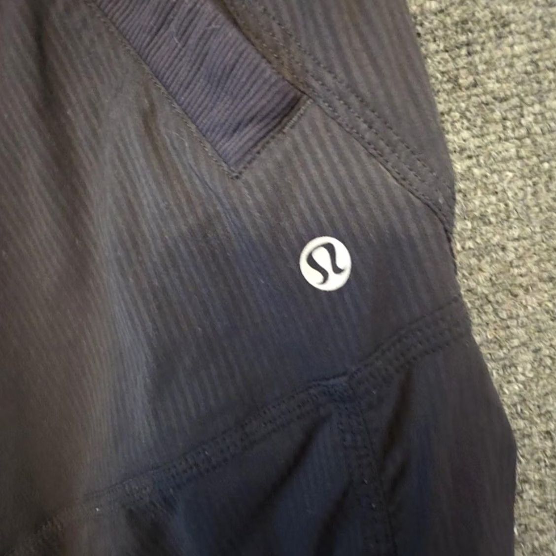 Lululemon Lululemon Joggers Womens 10 Black Drawstring Ruched Leg Pants Yoga Gym Stretch Size 32" / US 10 / IT 46 - 7 Thumbnail