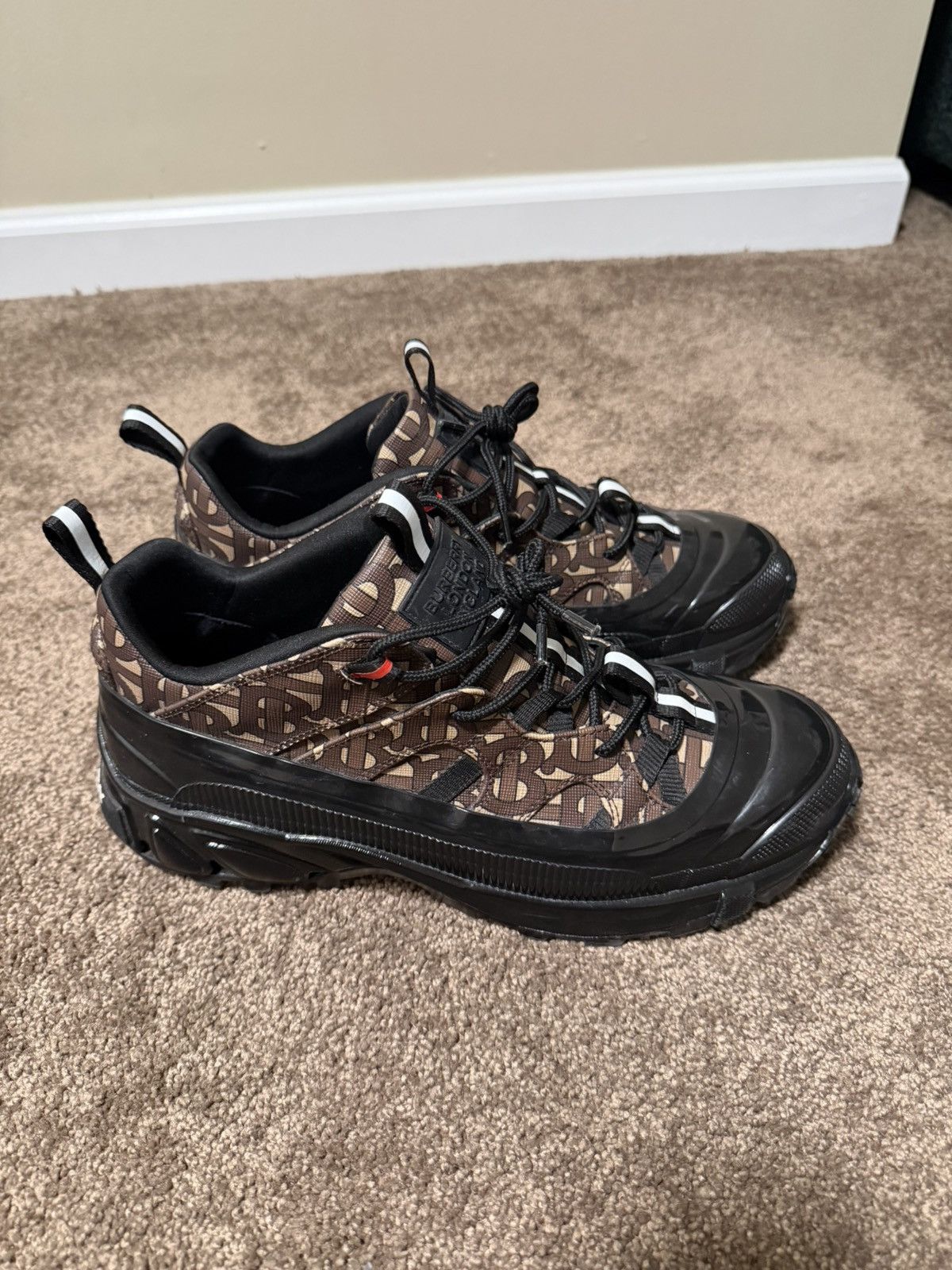 Burberry Burberry Arthur Monogram Sneaker Size US 9 / EU 42 - 4 Thumbnail