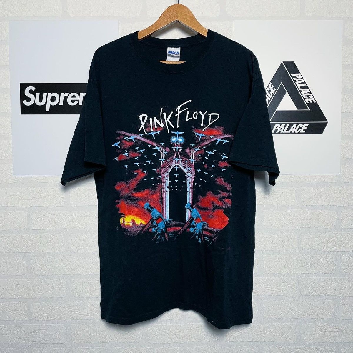 Band Tees × Pink Floyd × Vintage VINTAGE 2007 PINK FLOYD THE WALL TEE SHIRT BLACK Size US L / EU 52-54 / 3 - 1 Thumbnail