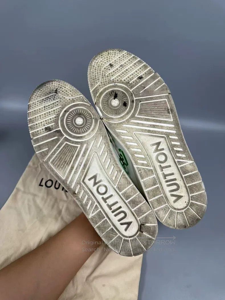 Louis Vuitton Louis Vuitton Black, white and green printed casual shoes Size US 7 / EU 40 - 9 Thumbnail