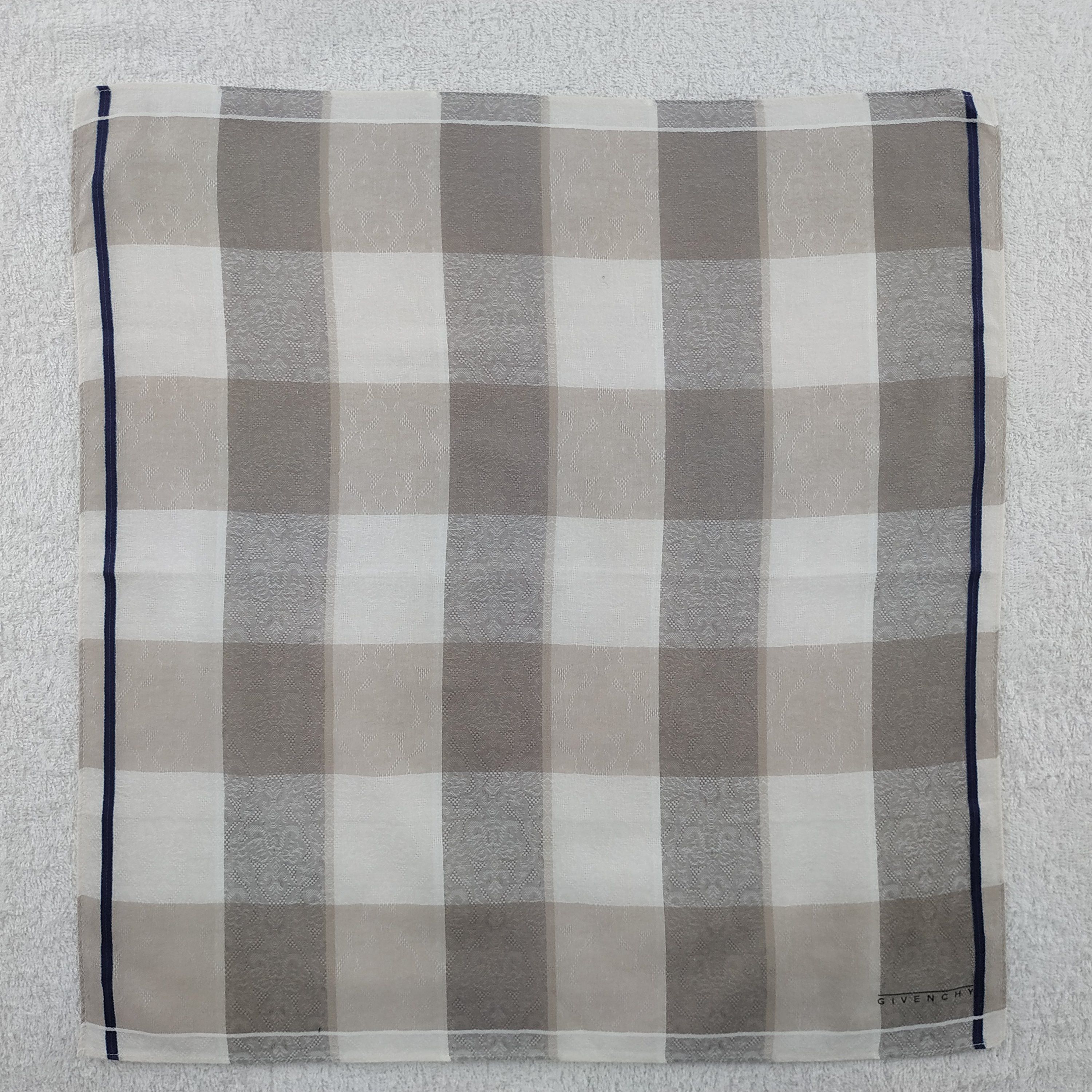 Vintage Givenchy Neckerchief / Bandana / Handkerchief Size ONE SIZE - 2 Thumbnail
