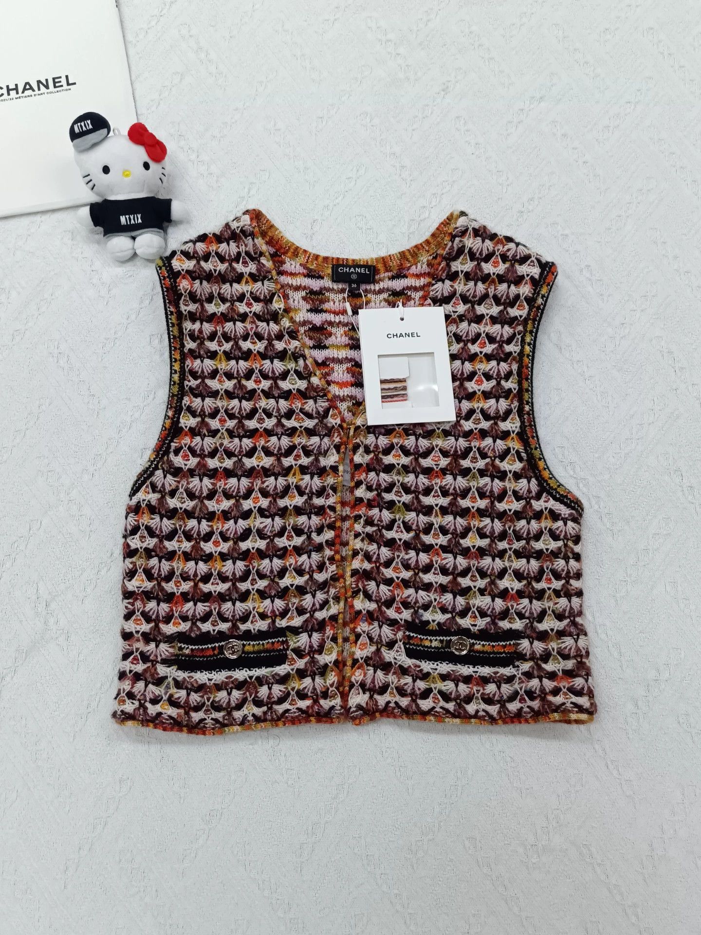 Chanel Chanel Women's Chunky Knit Vest FR36 Size XS / US 0-2 / IT 36-38 - 1 Thumbnail