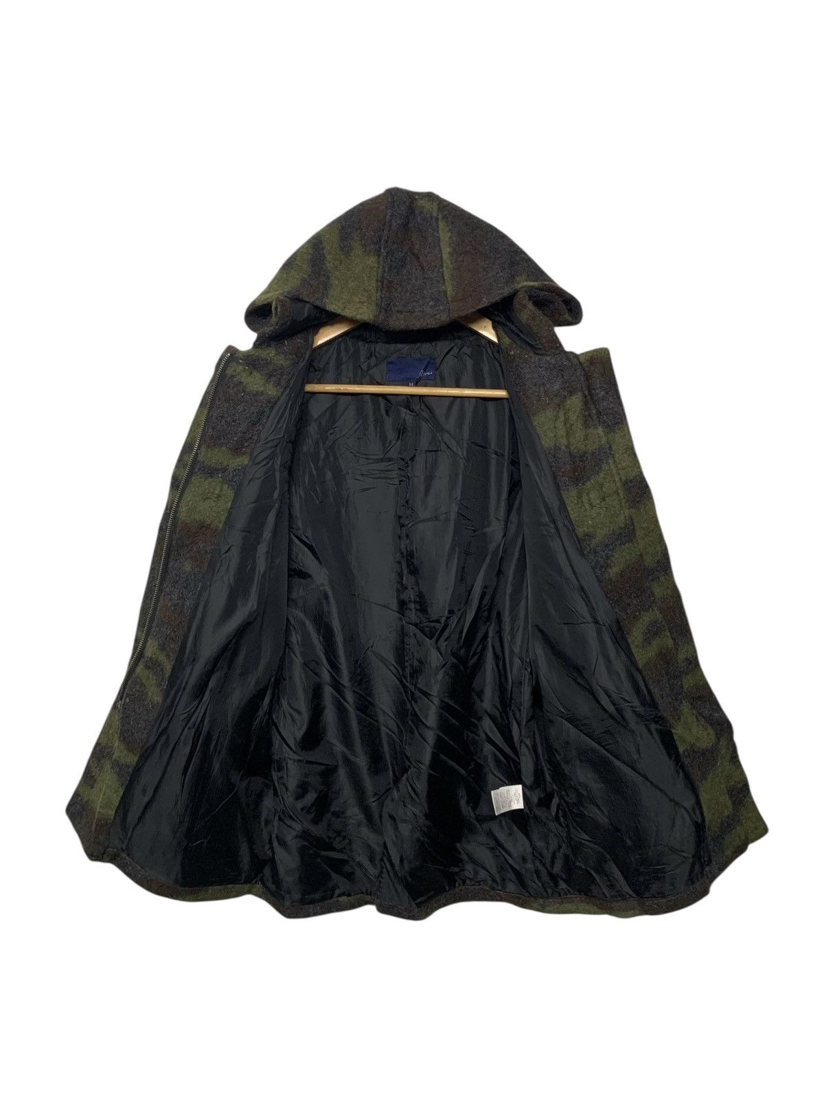 Avirex Rare Avirex Camo Heavy Jacket Hoodie Zipper Down Size US M / EU 48-50 / 2 - 3 Thumbnail