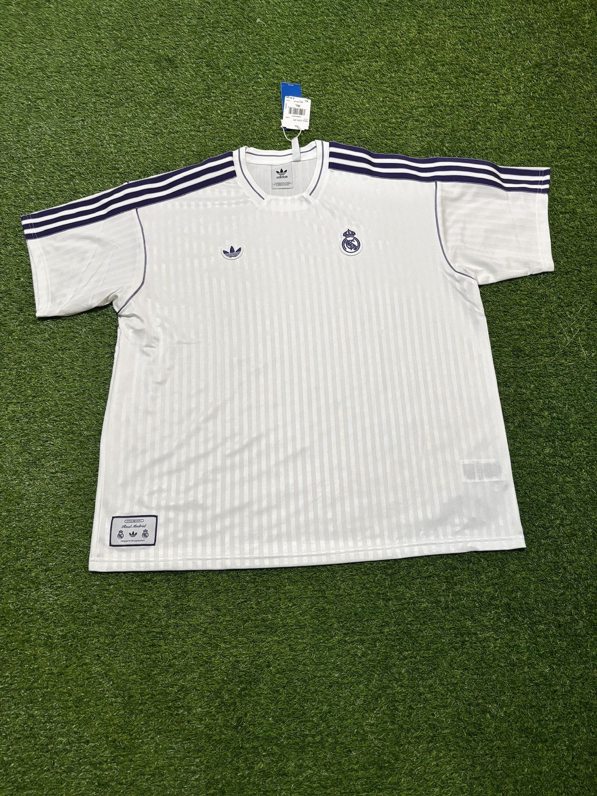 Adidas Adidas real madrid terrace icons jersey JF2581 Size US L / EU 52-54 / 3 - 1 Thumbnail