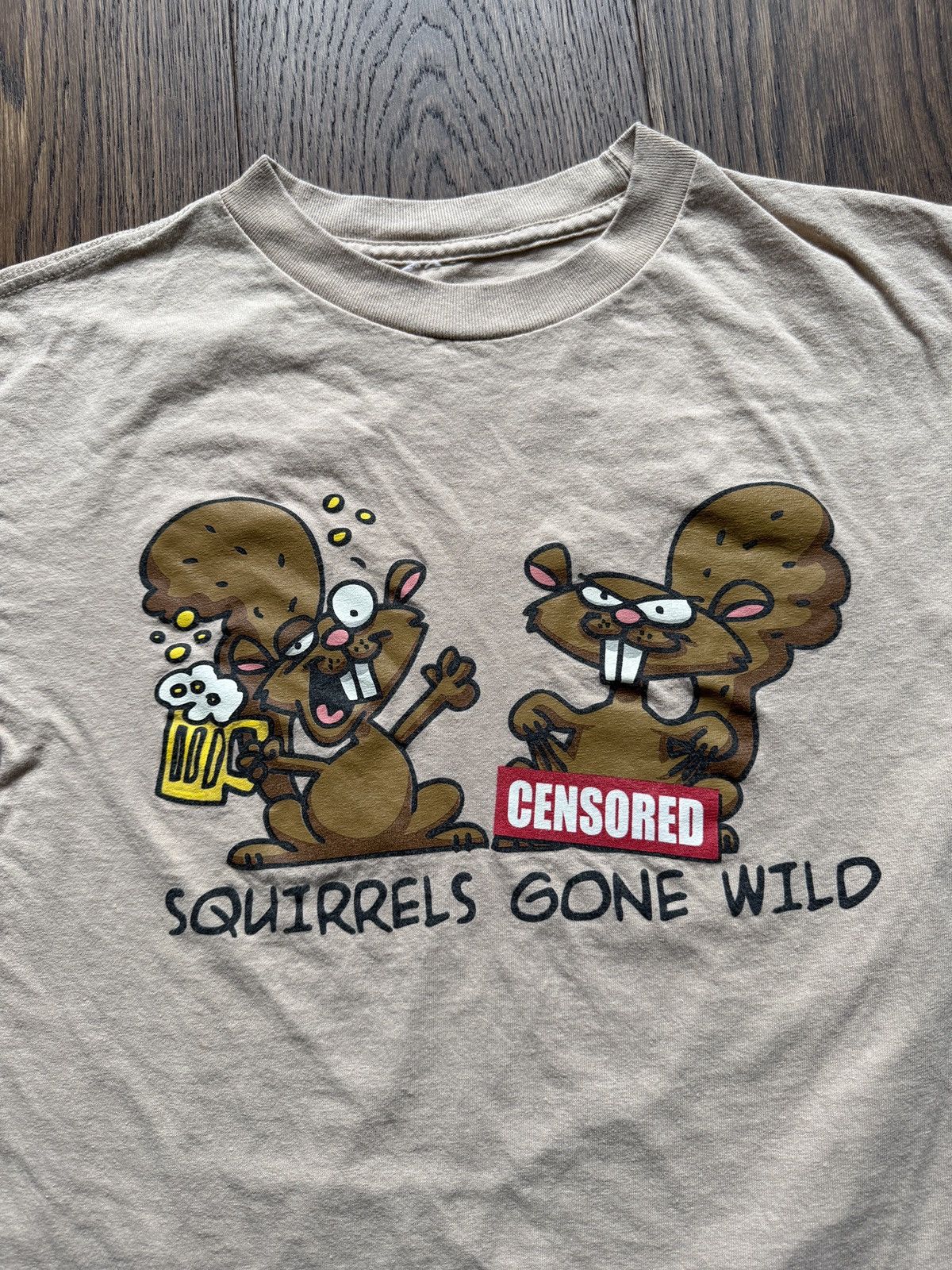 Vintage Vintage Y2K Squirrels Gone Wild Funny Graphic Tee Size US M / EU 48-50 / 2 - 2 Thumbnail