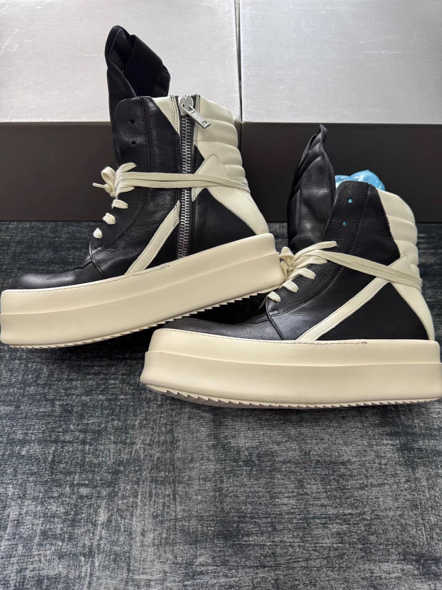 Rick Owens Rick Owens Mainline Thick Sole Triangle Sneakers Size US 8.5 / EU 41-42 - 2 Thumbnail