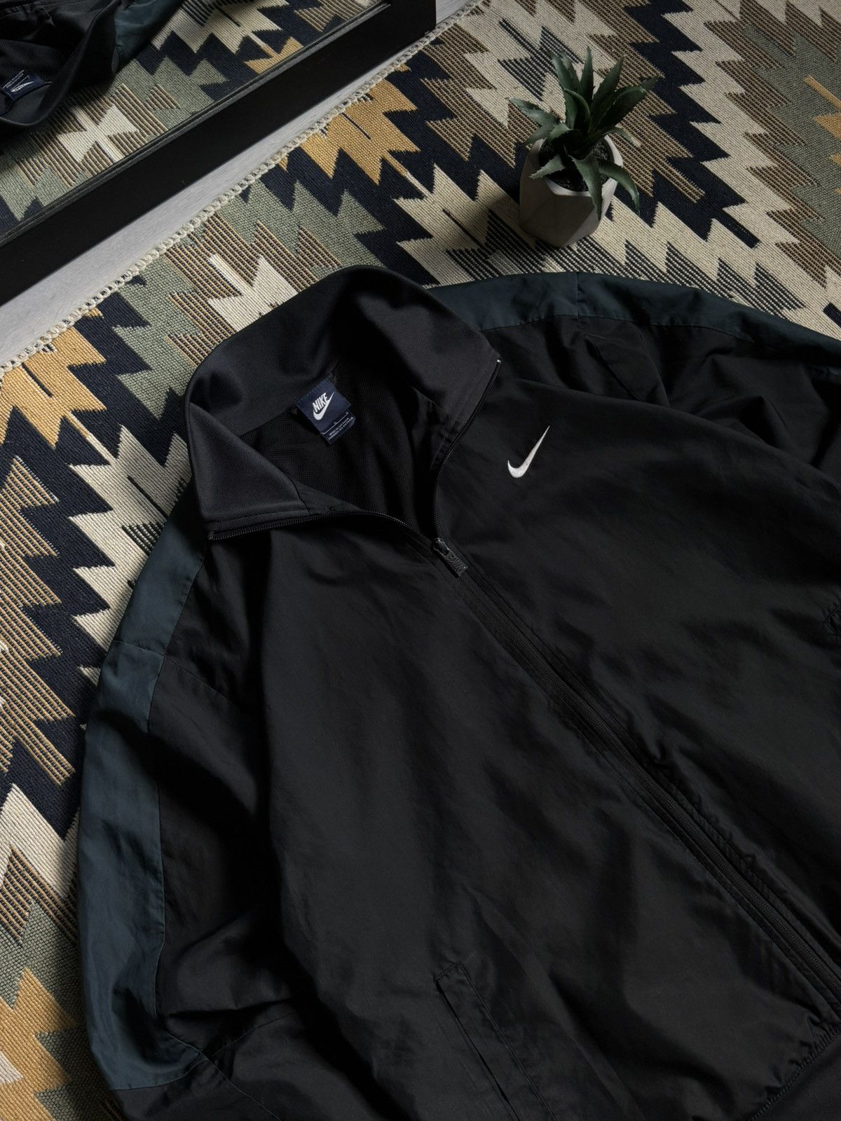 Nike Vintage Nike Nylon Drill Y2K Swoosh Jacket Size US L / EU 52-54 / 3 - 4 Thumbnail