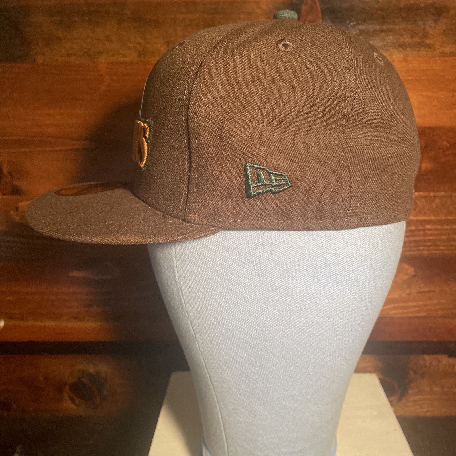 New Era Exclusive Seattle Mariners Fitted *Starbucks Size* EUC Size ONE SIZE - 5 Thumbnail