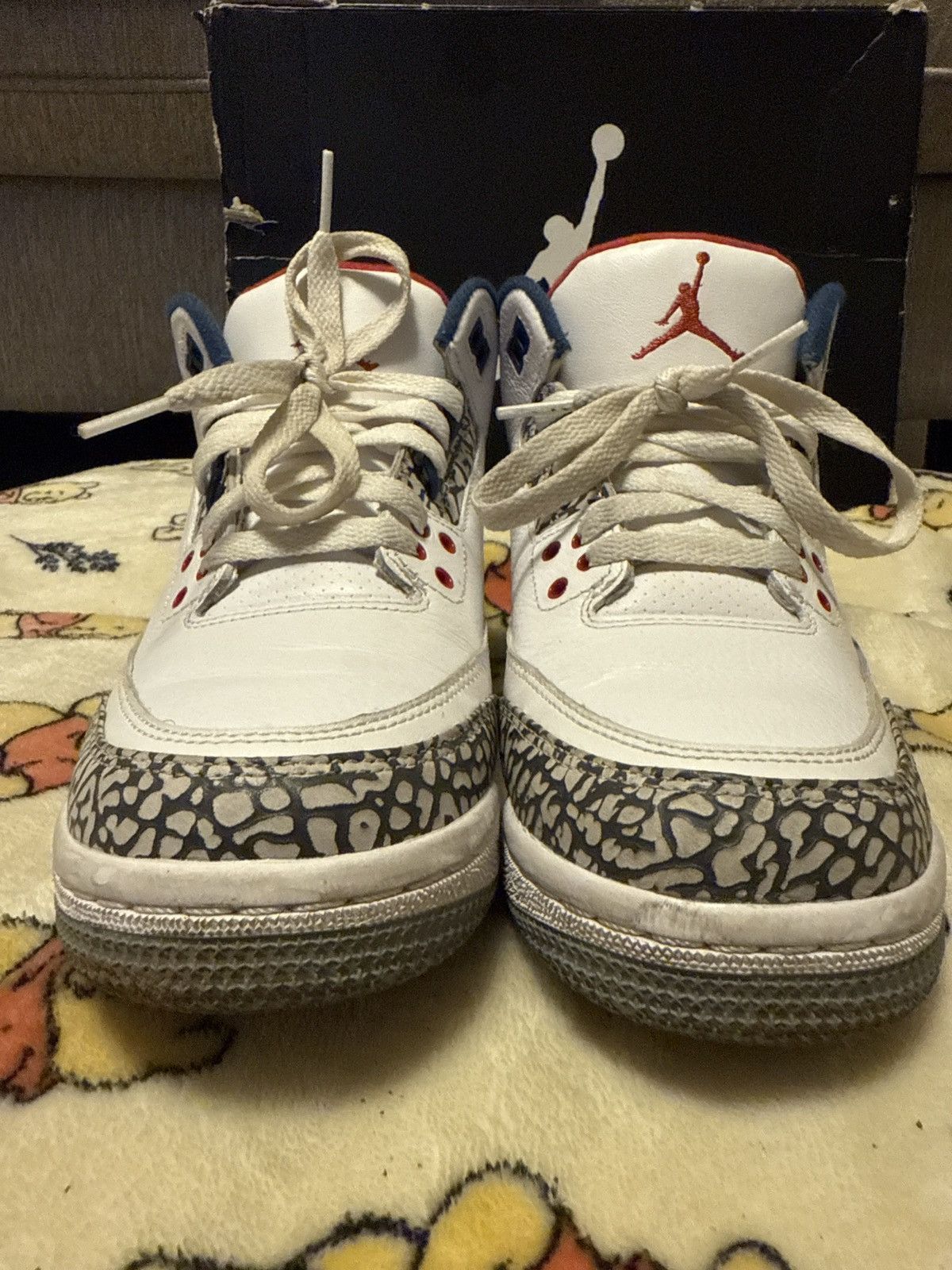 Jordan Brand Blue White and Red 3’s Size US 7 / EU 40 - 3 Thumbnail