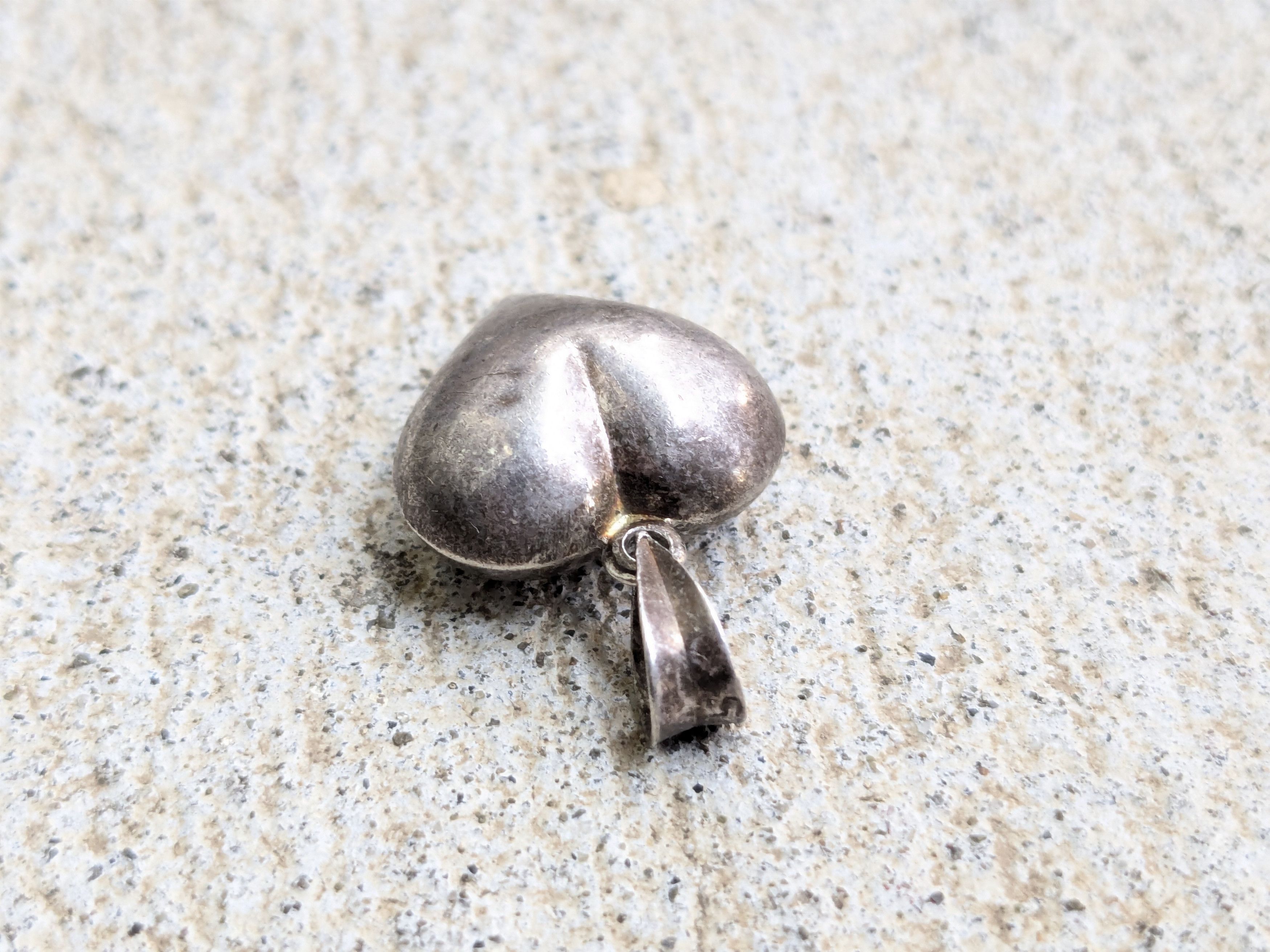 Jewelry Vintage Sterling Silver Heart Pendant Hollow Puffy Size ONE SIZE - 4 Thumbnail