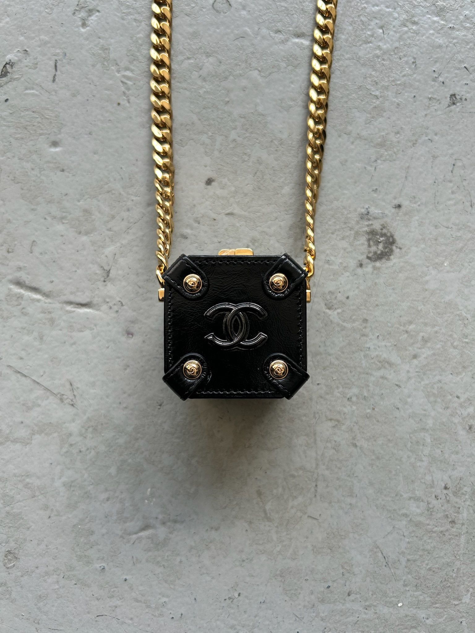 Chanel Chanel Clutch w/ Chain Crumpled Calfskin & Gold-Tone Metal Size ONE SIZE - 2 Thumbnail