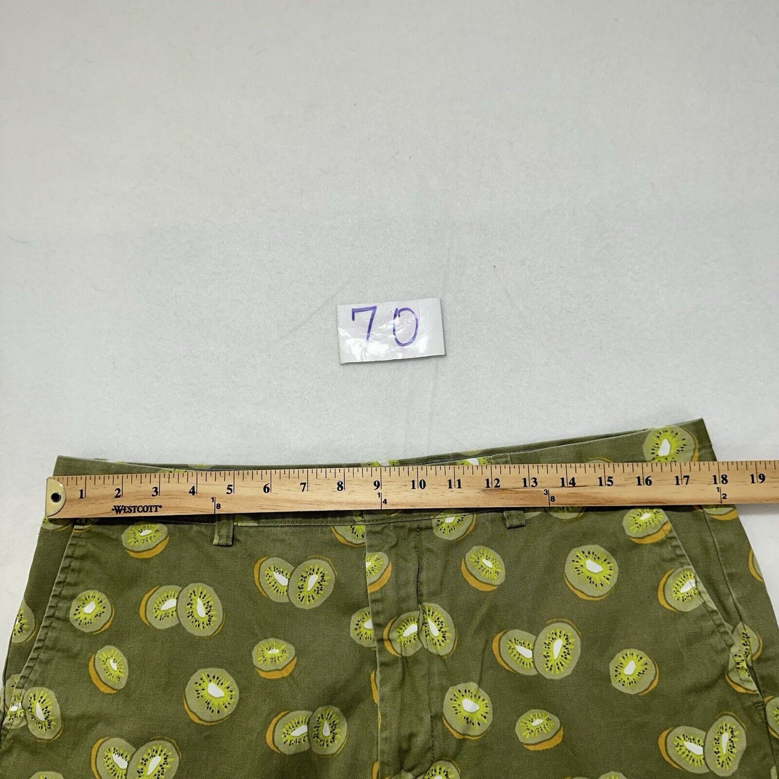 Other Amazon Essentials 36 Kiwi Chino Shorts 8" Fruit Pattern Size US 36 / EU 52 - 12 Thumbnail