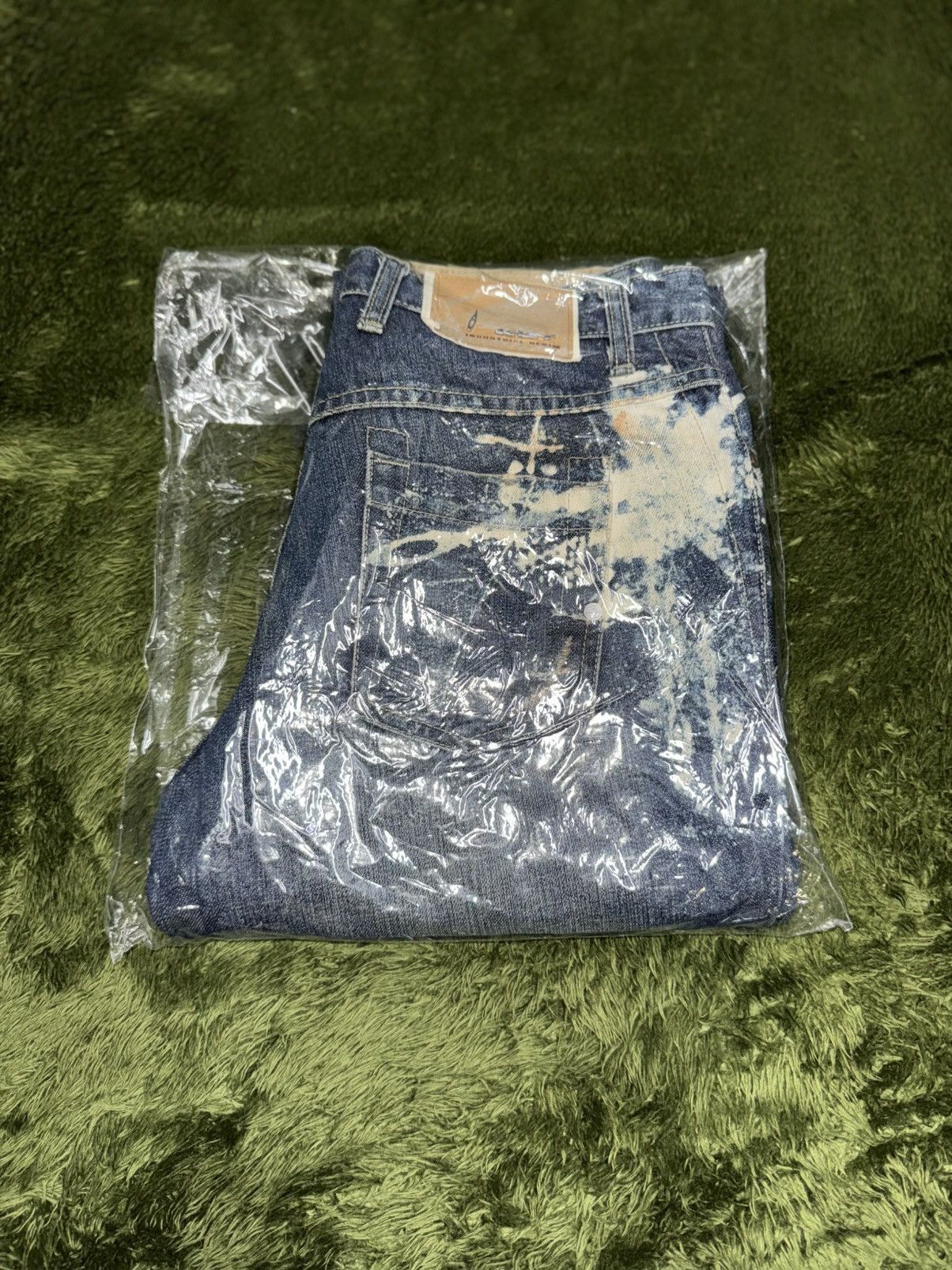 Oakley [W30/L32] Oakley Japan Splatter Pattern Washed Denim Pants Size US 30 / EU 46 - 14 Thumbnail