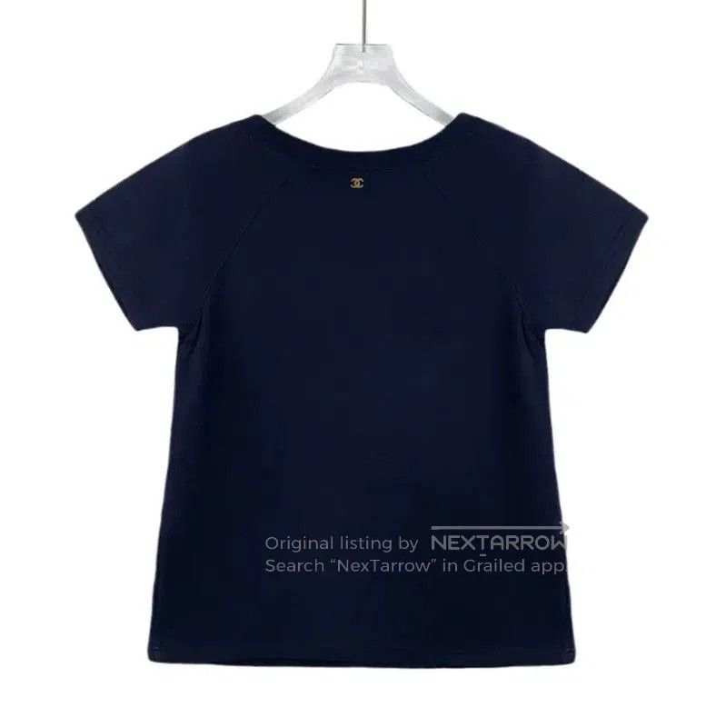 Chanel Chanel Navy Cotton T-Shirt with Gold Logo . Size S / US 4 / IT 40 - 2 Thumbnail