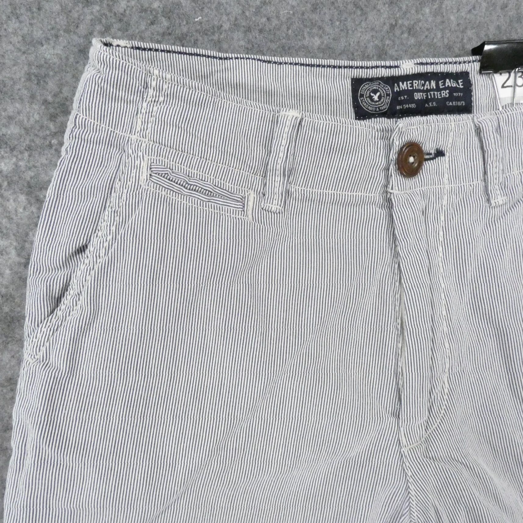 American Eagle Outfitters American Eagle Shorts Mens 28 Classic Chino Flat Front Blue White Striped Size US 28 / EU 44 - 2 Thumbnail
