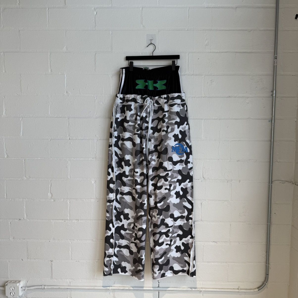 Greedy Unit × murd333r.fm Greedy Unit x Murd333r.frm Camo Sweatpants Size US 36 / EU 52 - 1 Thumbnail