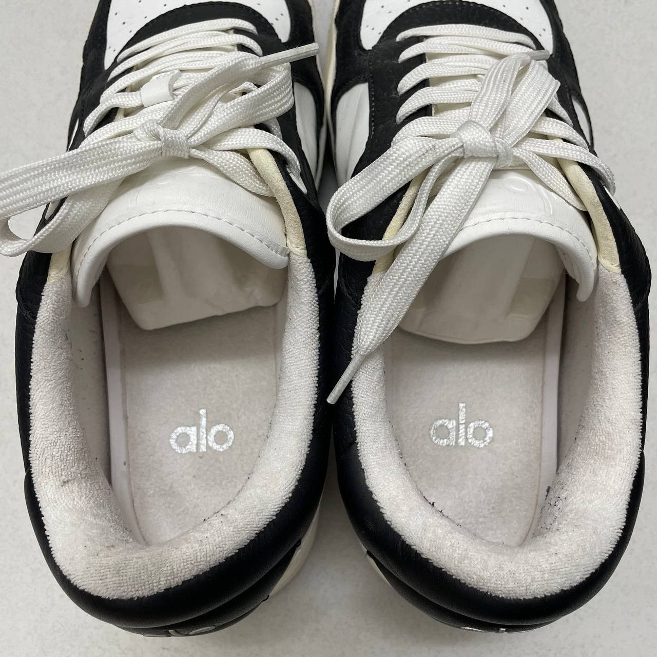 Alo ⭐️SALES⭐️ [11US] ALO YOGA SNEAKERS RECOVERY MODE BLACK WHITE Size US 11 / EU 44 - 10 Thumbnail