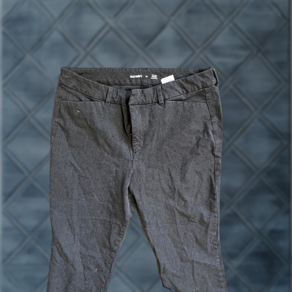 Old Navy Old Navy Women's Slim Crop Ankle Pants Gray 12 Cotton Blend Pockets Front Flat Front Zip Size 12 Regular Knit? Size 34" / US 12 / IT 48 - 1 Thumbnail