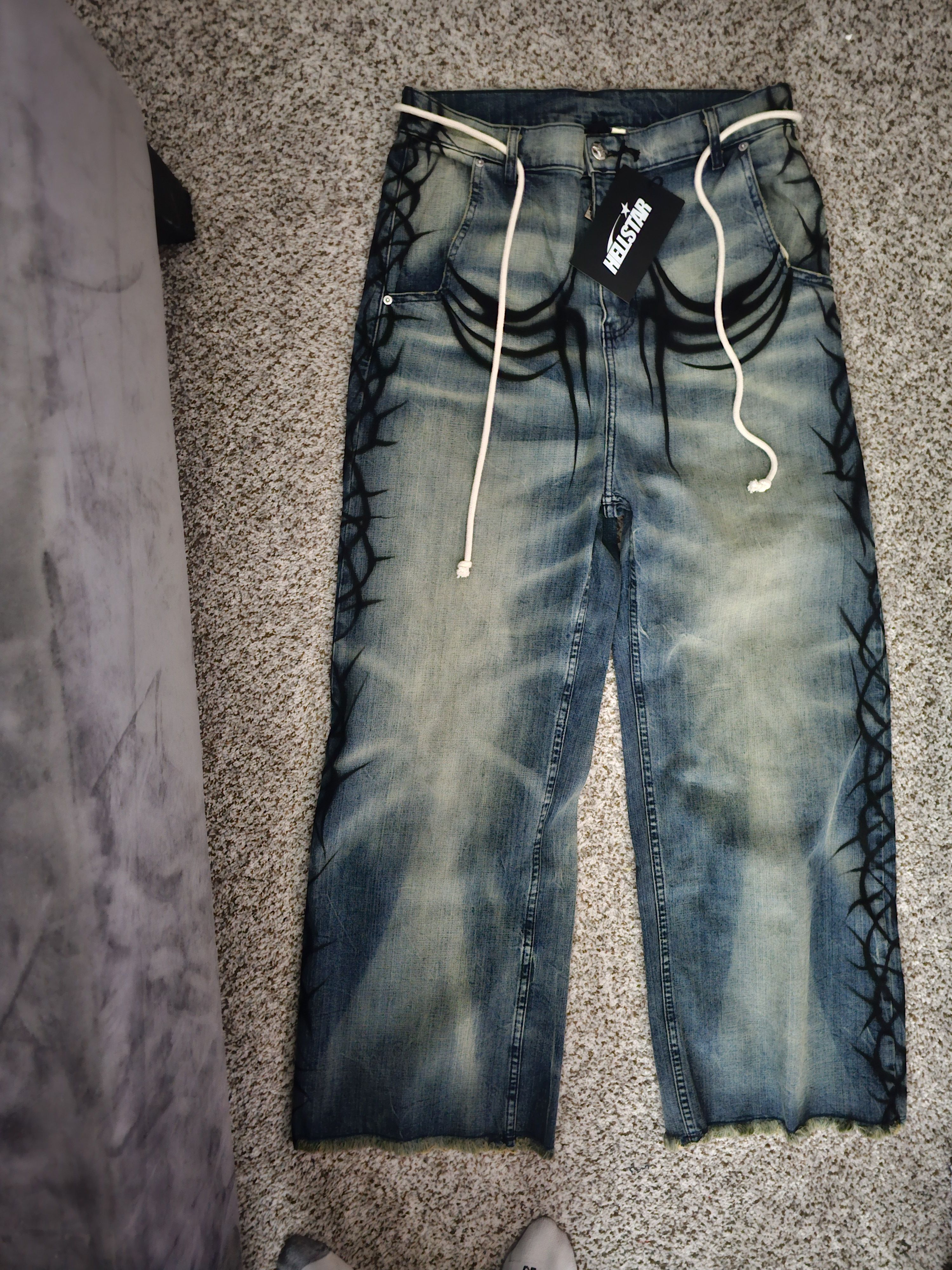 HELLSTAR Hellstar Raw Edge Air Brushed Jeans Size US 34 / EU 50 - 1 Thumbnail