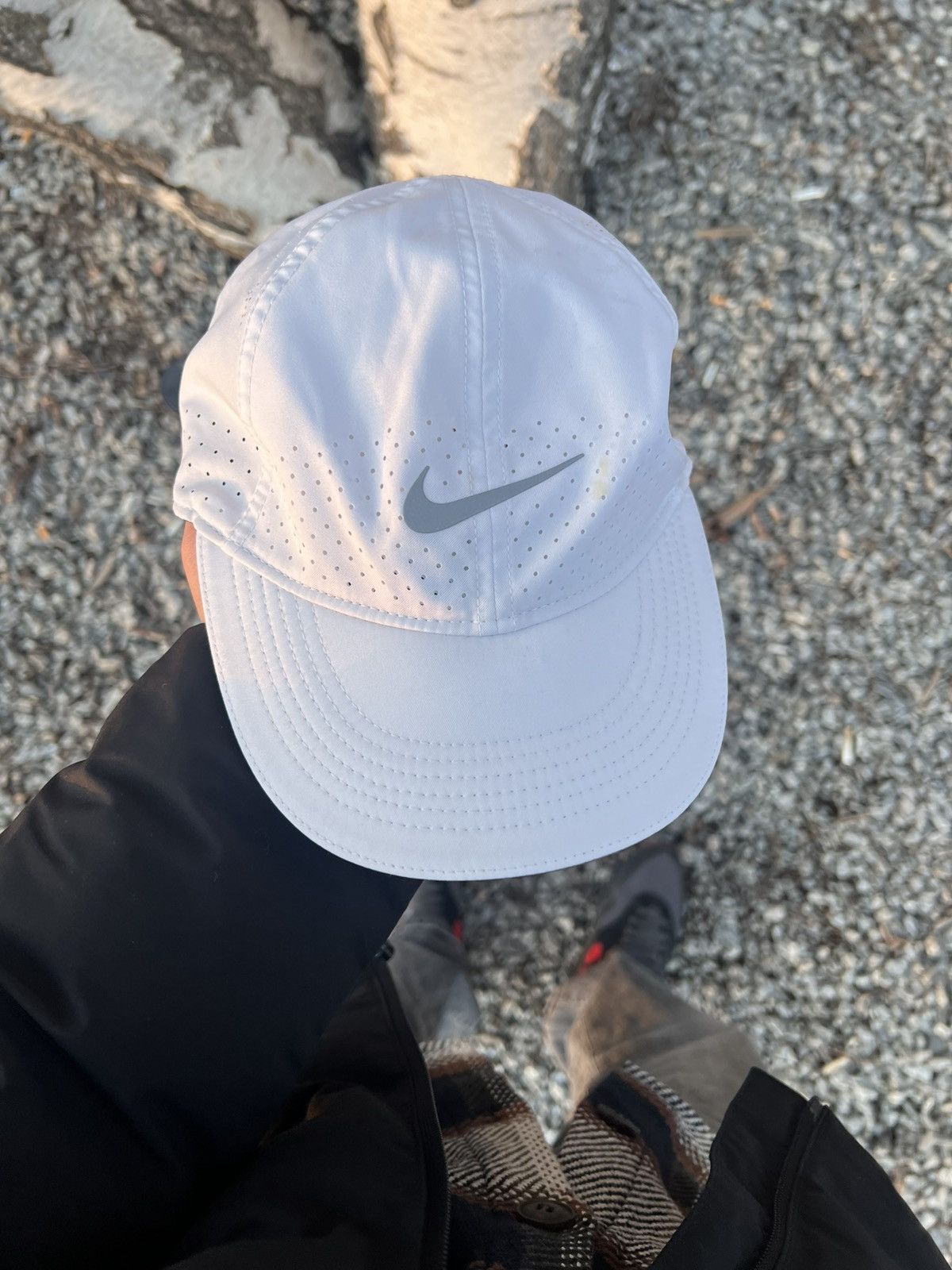 Nike VINTAGE NIKE FEATHERLIGHT REFLECTIVE CAP DRILL Y2K CASUAL Size ONE SIZE - 2 Thumbnail