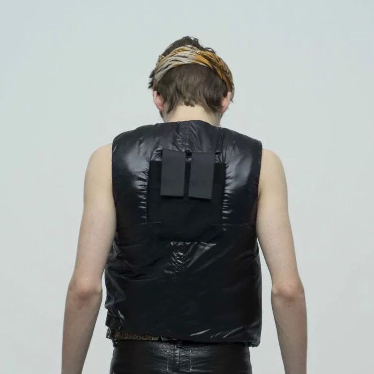 Takahiromiyashita The Soloist. black vest by takahiromiyashita the soloist Size US S / EU 44-46 / 1 - 1 Thumbnail