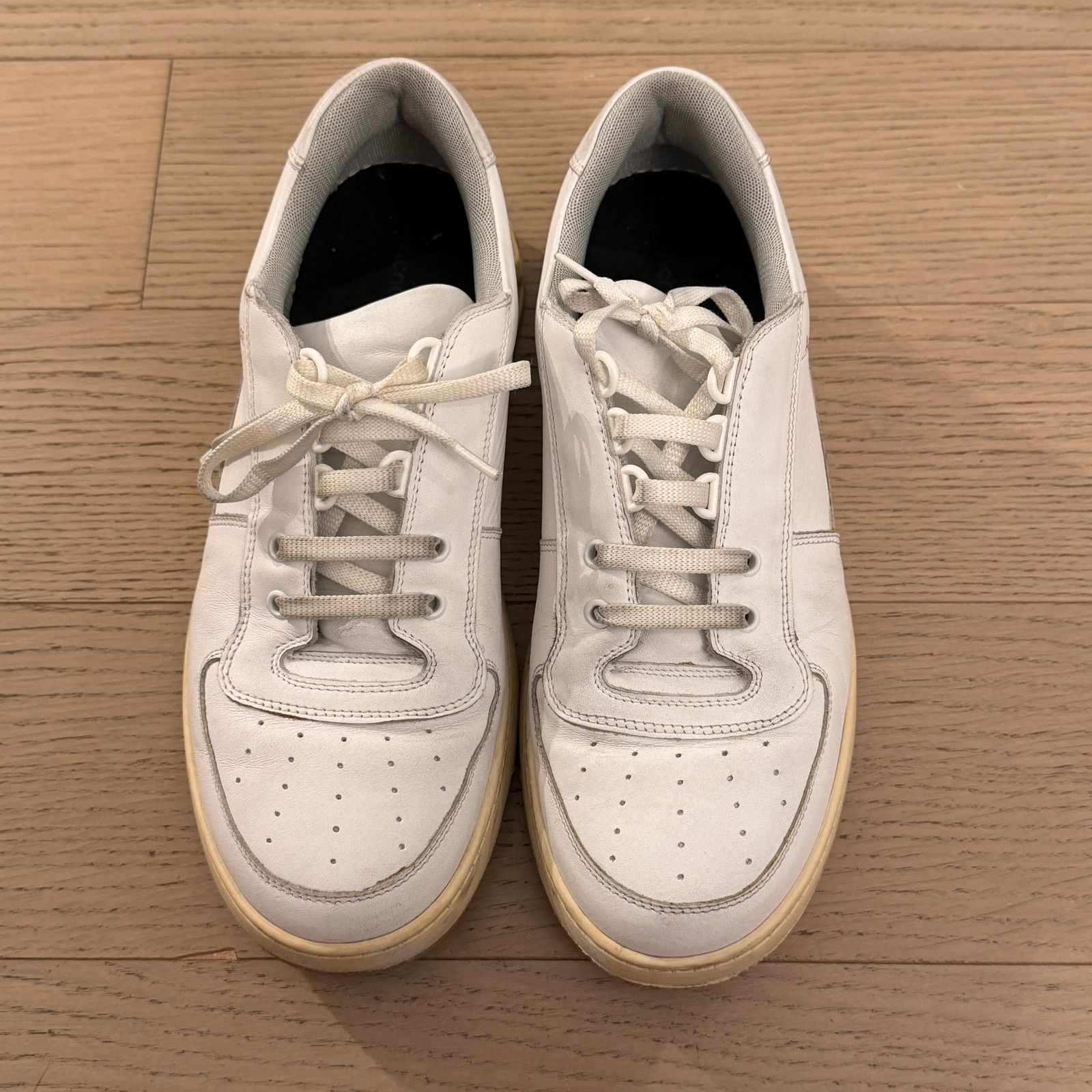 Acne Studios Acne Studios White Leather Low Top Sneakers Gum Sole Size US 10 / IT 40 - 1 Thumbnail