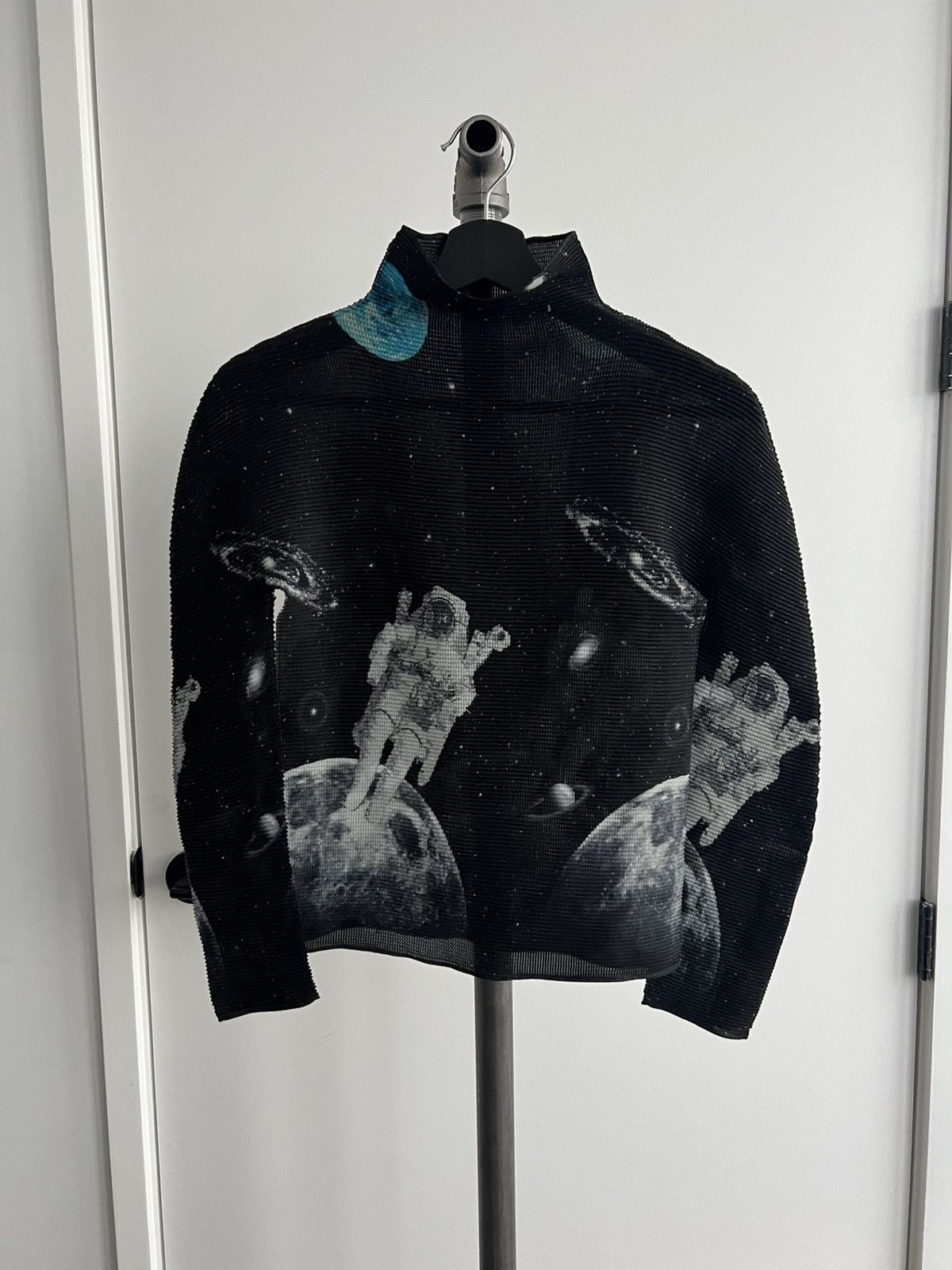 Issey Miyake 2007 Spaceman Top Size S / US 4 / IT 40 - 1 Thumbnail