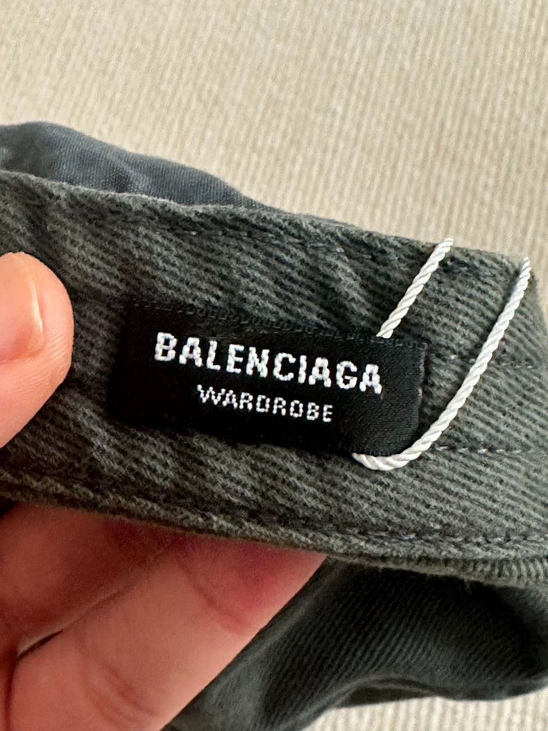 Balenciaga Balenciaga Washed and worn-out embroidered logo baseball ca Size ONE SIZE - 2 Thumbnail