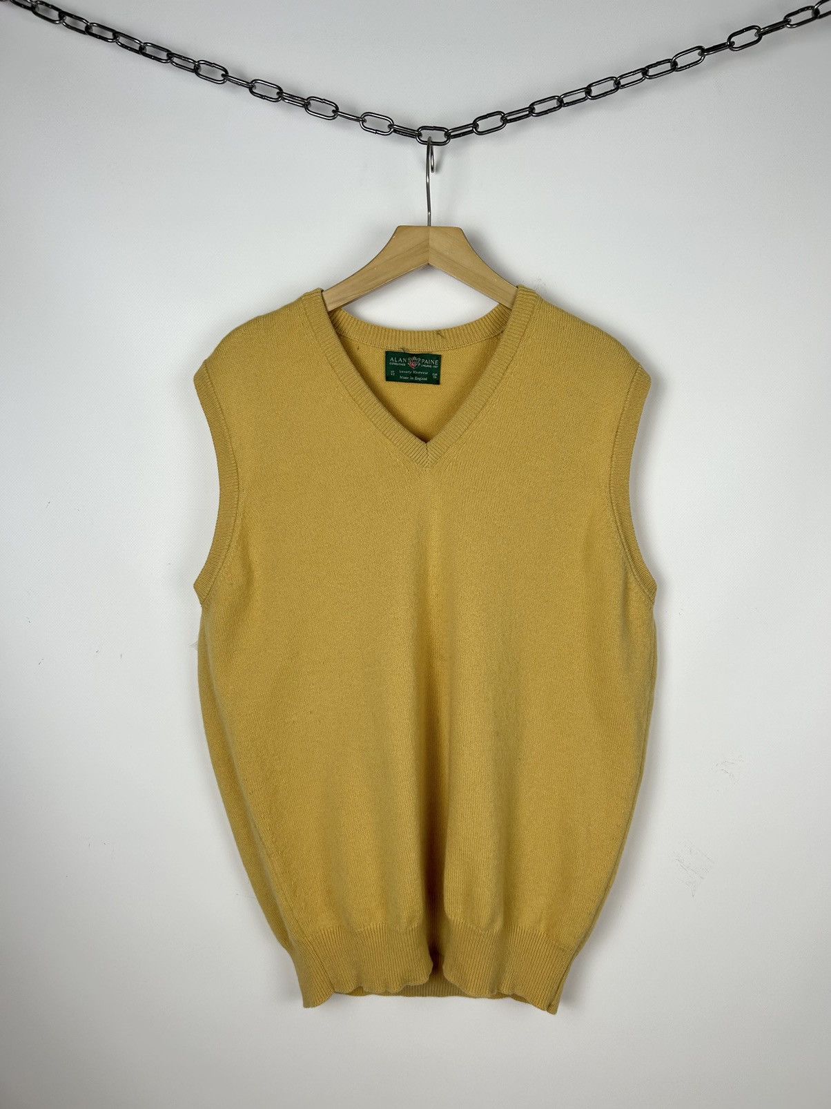 Alan Paine Alan Paine Knit Vest Gilet Sweater Yellow Men’s Size EUR 50 Size US M / EU 48-50 / 2 - 1 Thumbnail