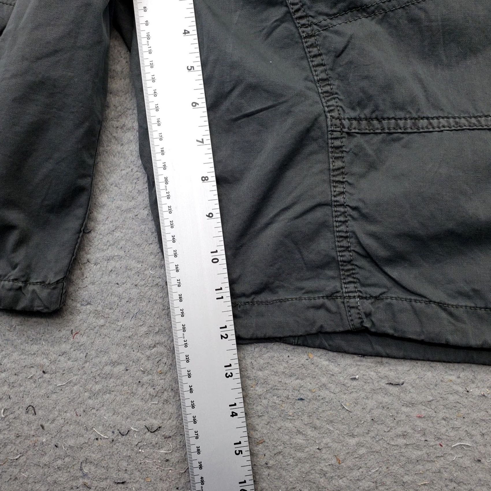 Vintage Repair Mens Cargo Shorts 48 Charcoal Gray Studded Belted Waist Outdoor Casual Shirt? Size US 32 / EU 48 - 4 Thumbnail