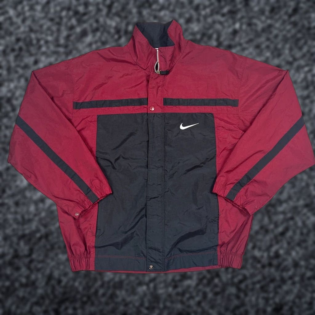 Nike VINTAGE Nike Jacket Windbreaker Swoosh Back Hit Size L Red Black White Logo Embroidered 90s Classic Sports USA Mens Size US L / EU 52-54 / 3 - 1 Thumbnail